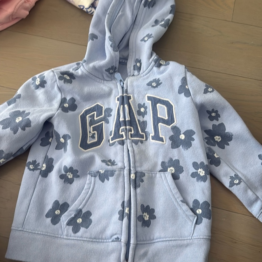 Gap hoodie size 4